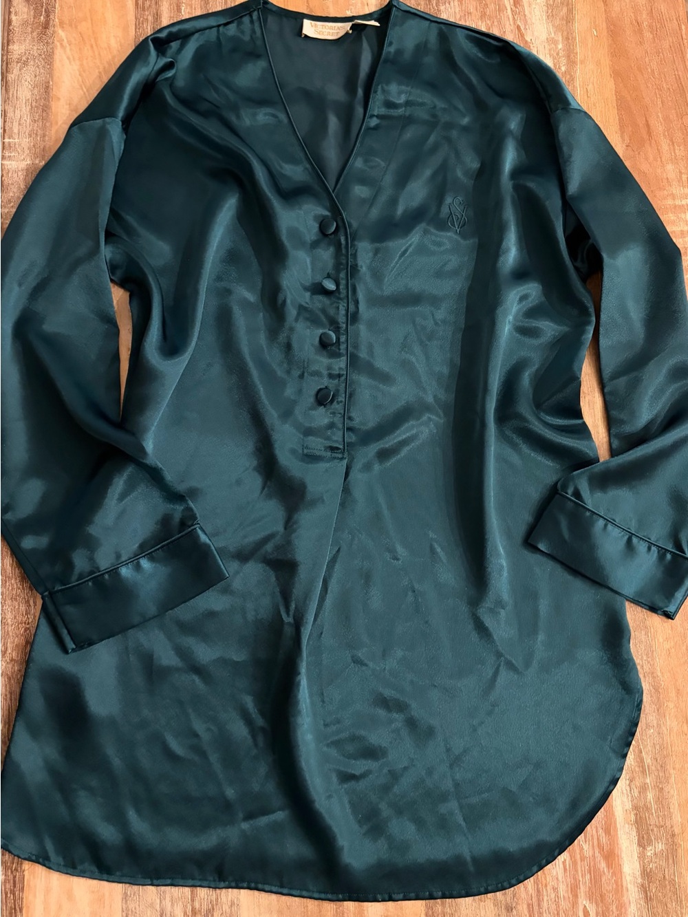 Victoria’s Secret Emerald Green Satin Button Down Sleep Shirt M/L Gold Label VTG